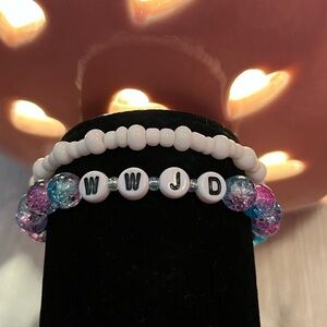 WWJD bracelet set✝️